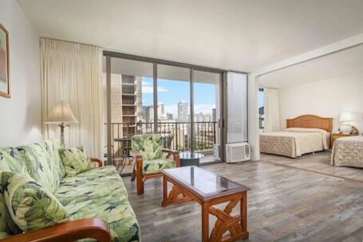Aston at the Waikiki Banyan – Affordable hotel in Honolulu