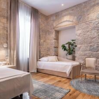 Tifani Luxury Rooms 3 – Affordable hotel in Split