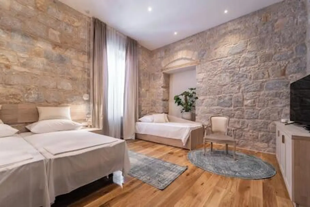 Tifani Luxury Rooms 3 – Affordable hotel in Split