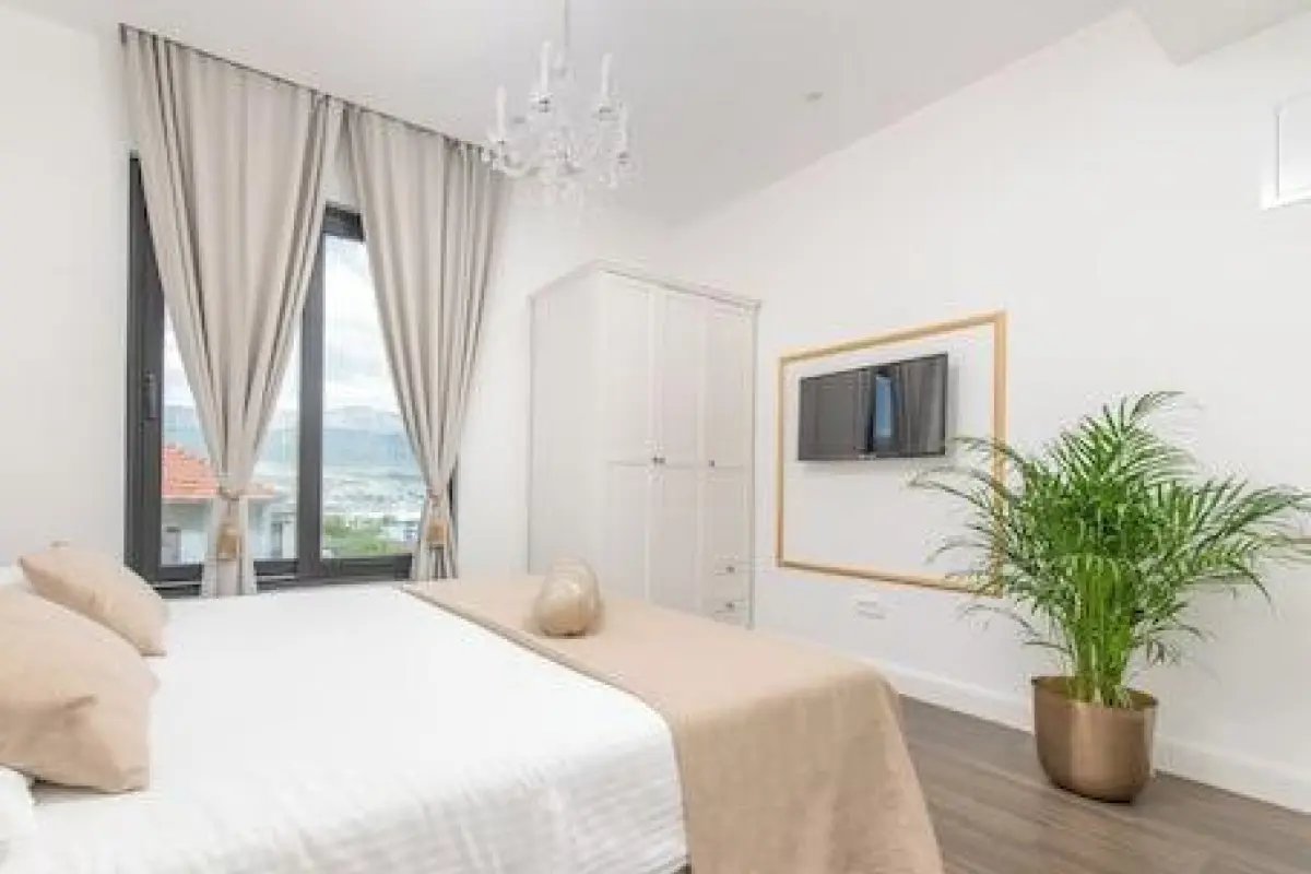 Samstag – Affordable hotel in Split