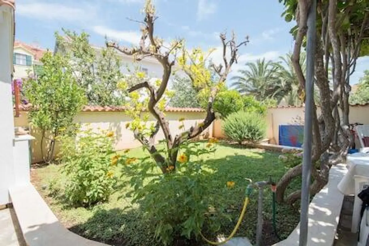 Apartments Natasa - – Affordable hotel in Supetar