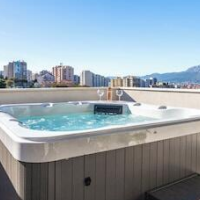 Luxury Modern Penthouse w Jacuzzi & Huge Terrace – Affordable hotel in Split