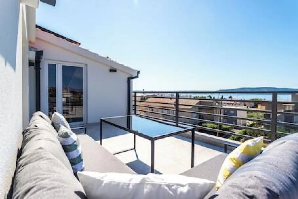 Luxury apartments Marino near beach – Affordable hotel in Kastela