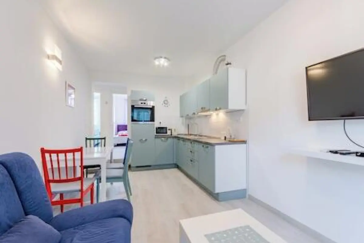 Apartment Karlo – Affordable hotel in Kastela