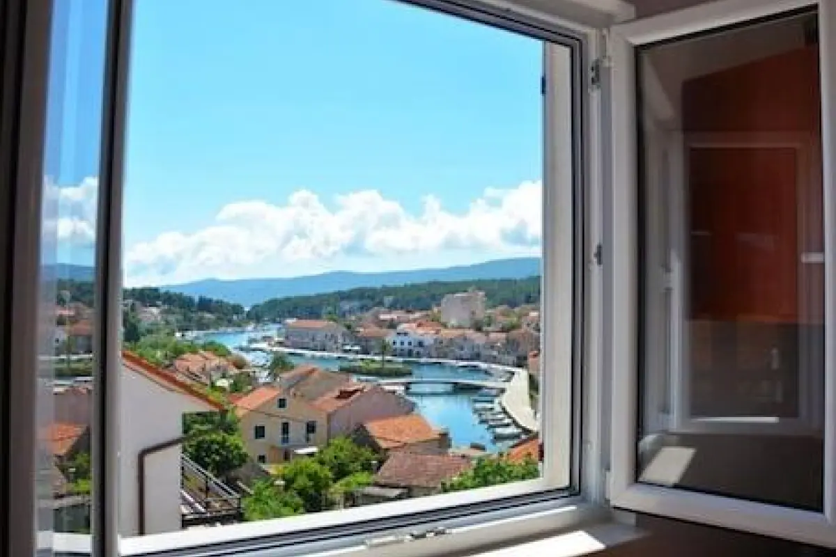 Ena Apartments – Affordable hotel in Jelsa