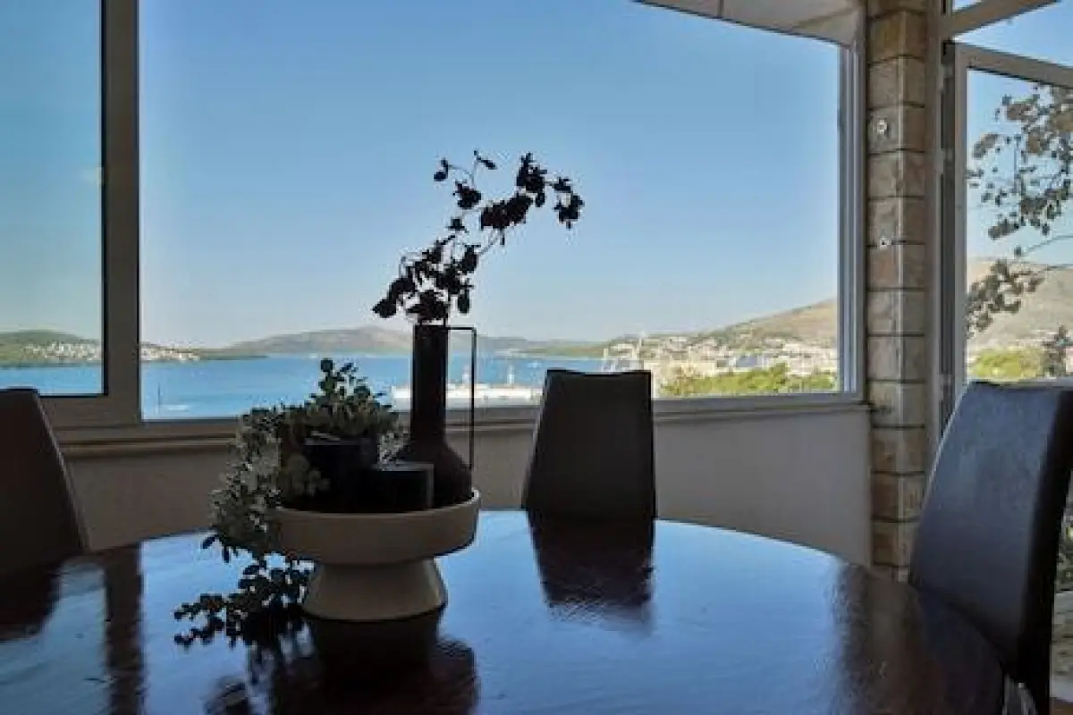 Apartment With Breathtaking sea View – Affordable hotel in Trogir