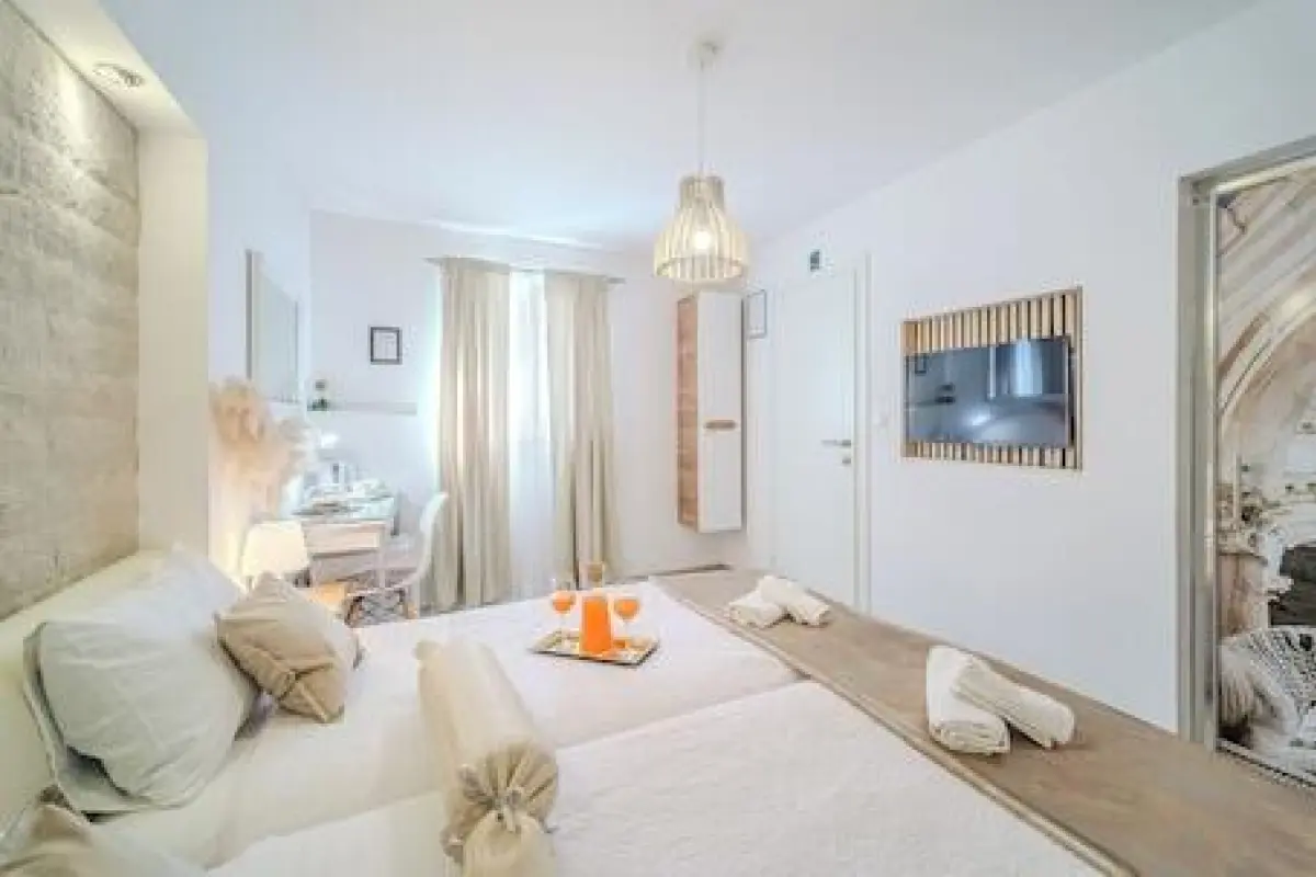 Central Split Rooms and apartment Paese  – Affordable hotel in Split