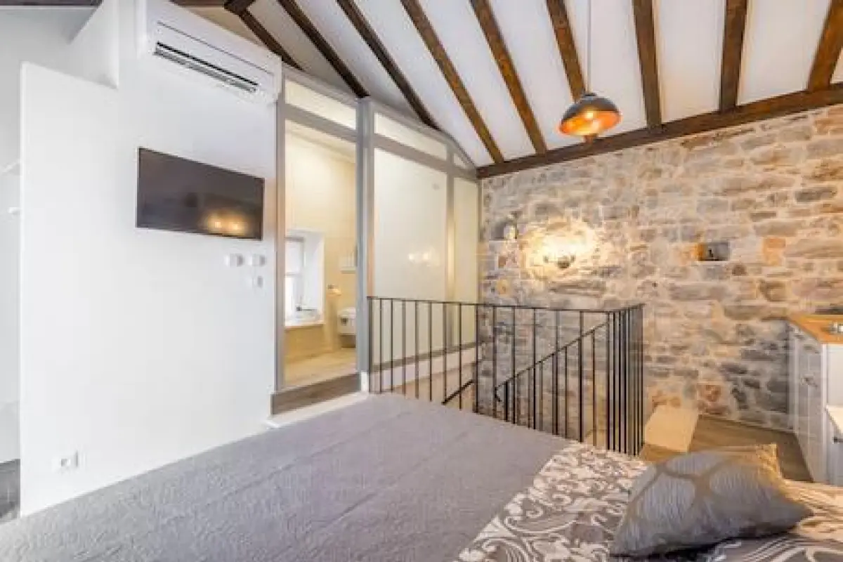 Apartments & Rooms Dujam – Affordable hotel in Split