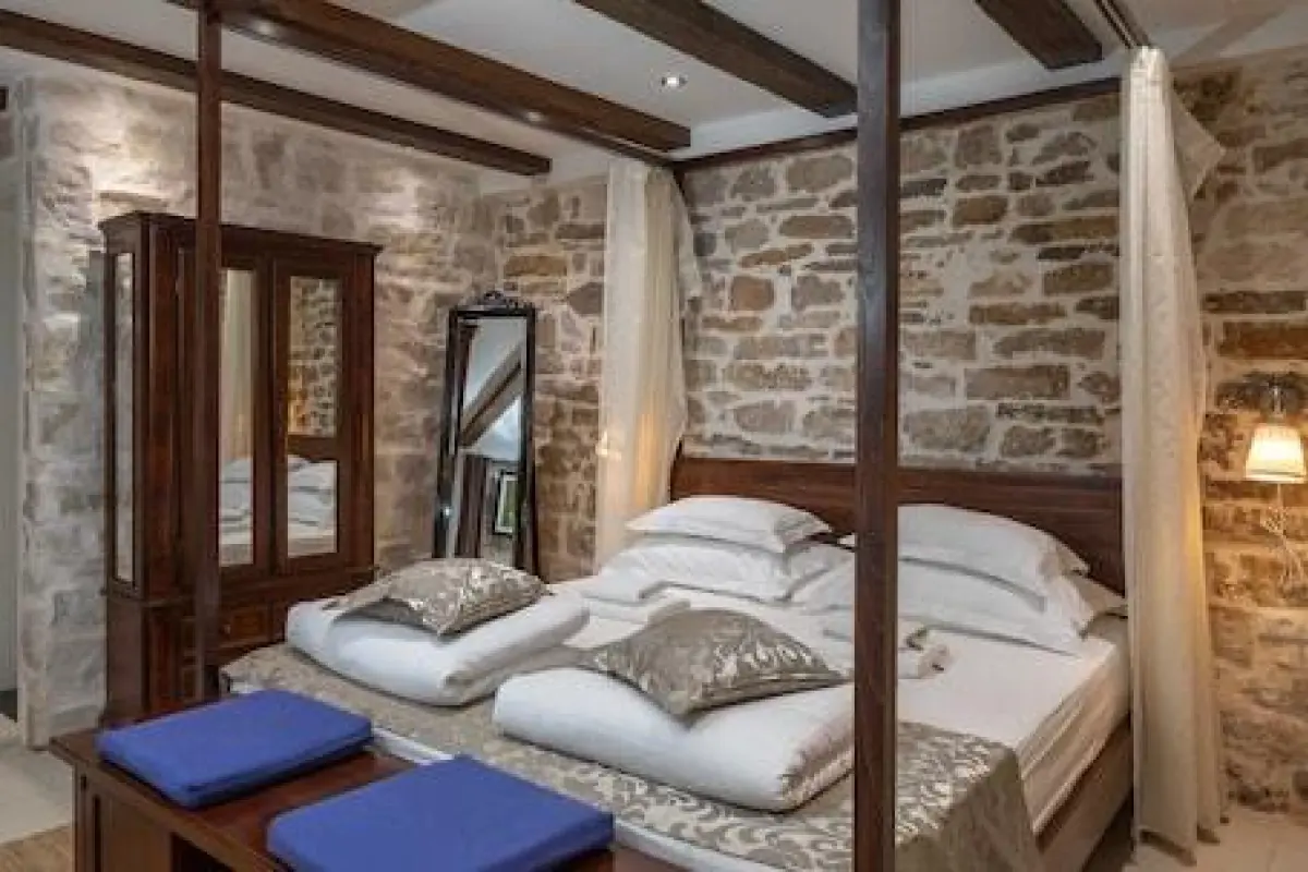 Awesome Stone House – Affordable hotel in Split
