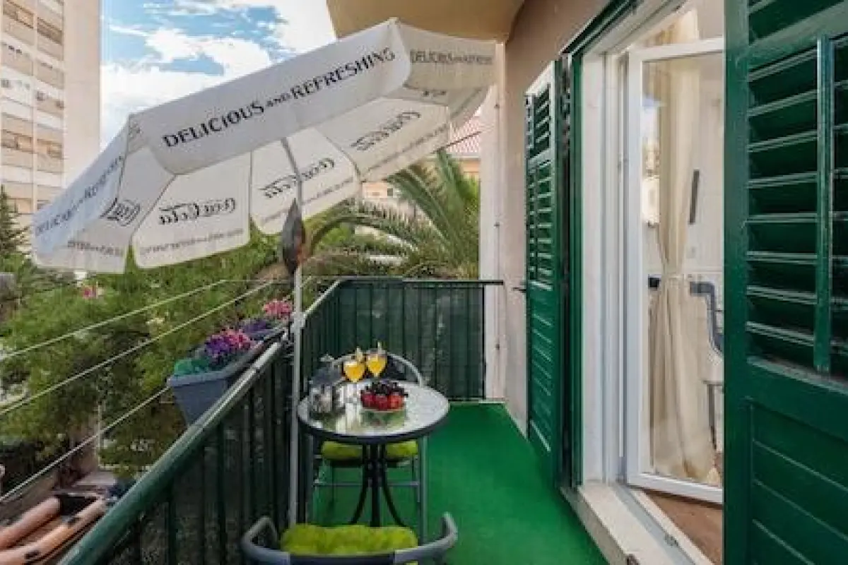 Apartment design by Helena – Affordable hotel in Split