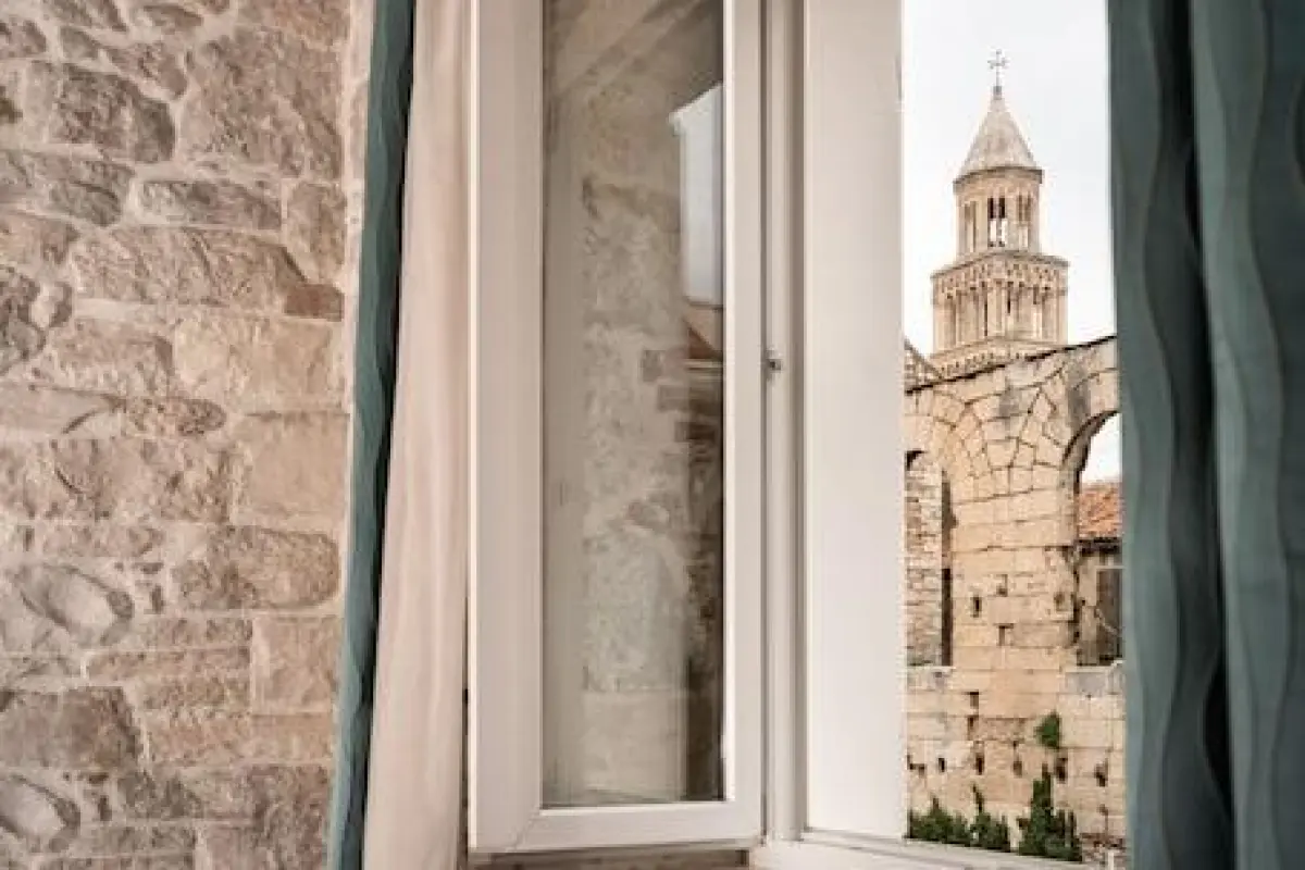 Tifani Luxury Rooms – Affordable Bed and Breakfast in Split