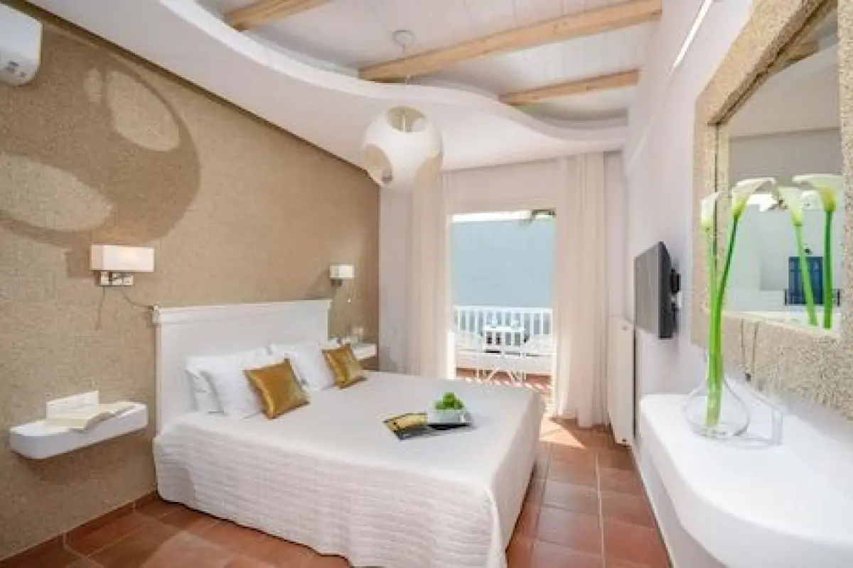 Adriani Hotel – Affordable hotel in Naxos