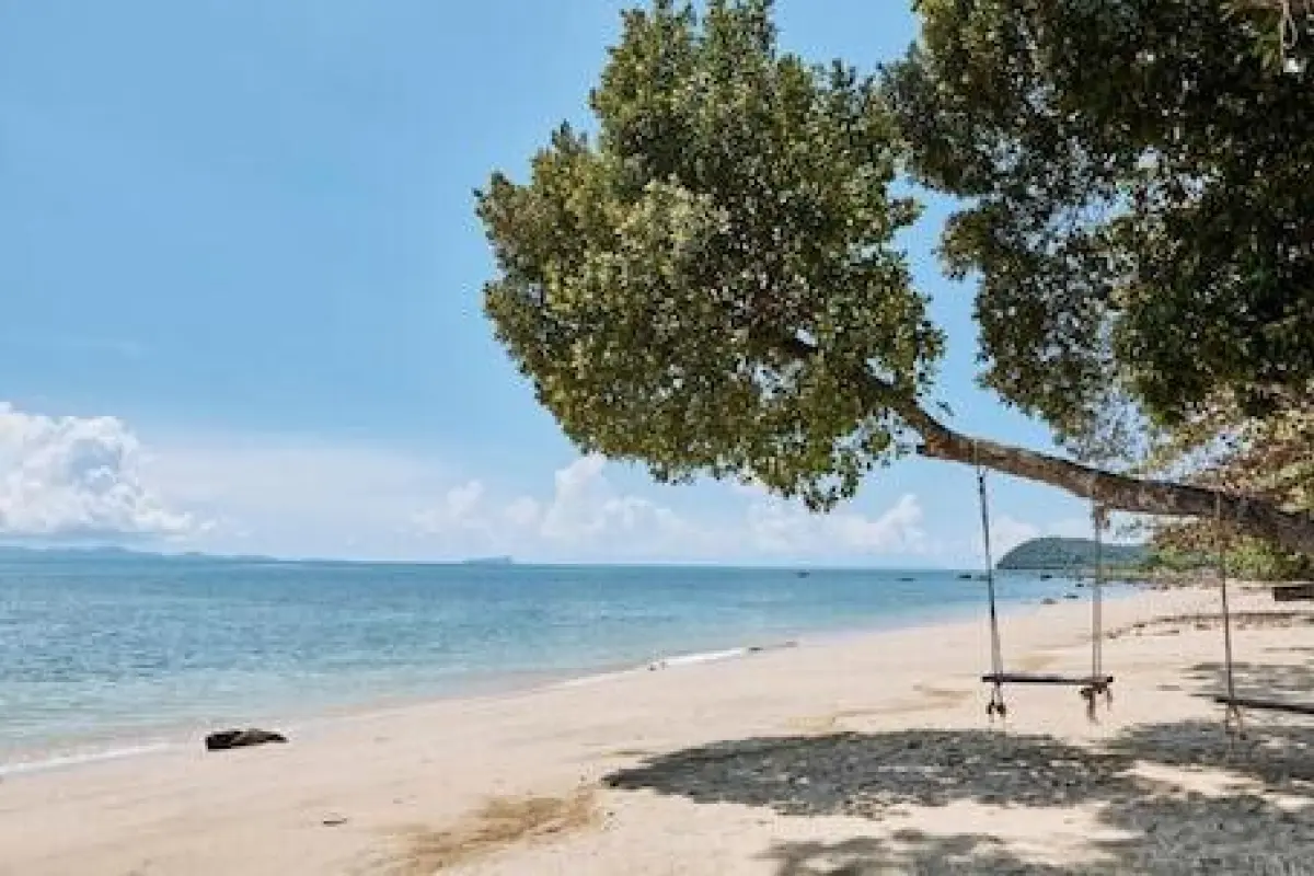 Koh Jum Ocean Beach Resort – Affordable hotel in Nuea Khlong