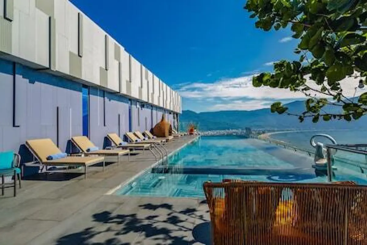 Le Sands Oceanfront Danang Hotel – Affordable hotel in Da Nang