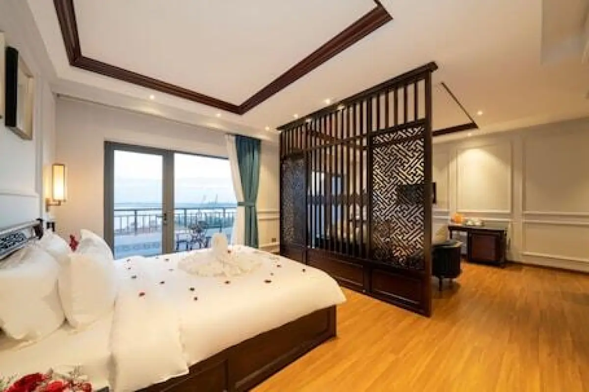  Eco Lux Riverside Hotel & Spa – Affordable hotel in Da Nang