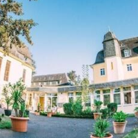 CAREA Schlosshotel Domäne Walberberg – Affordable hotel in Bornheim