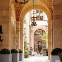 Hôtel de Pourtalès – Affordable hotel in Paris