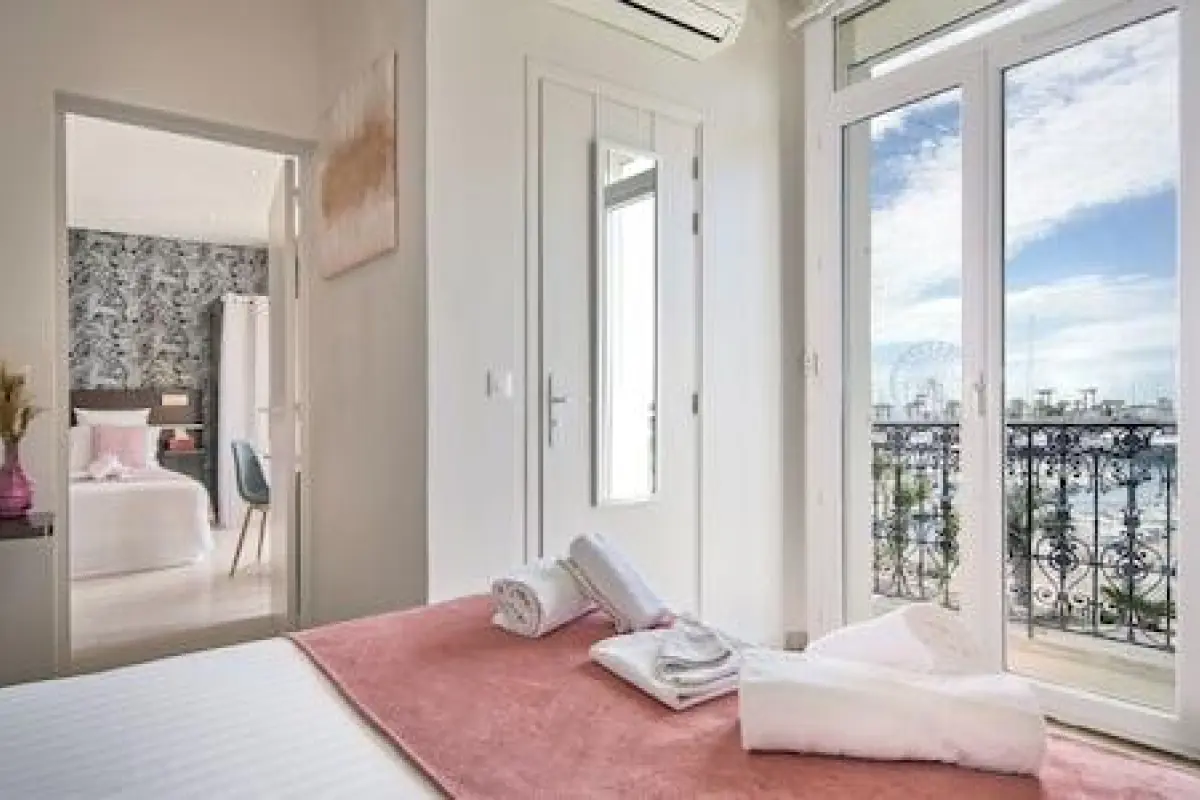 Hotel du Vieux Port – Affordable hotel in Saint-Raphael