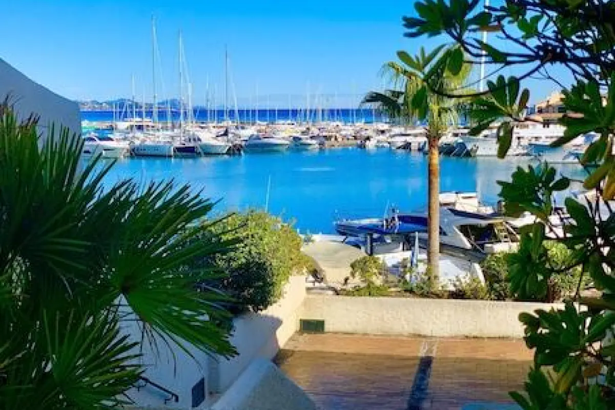 Marines Appartement – Affordable hotel in Cogolin