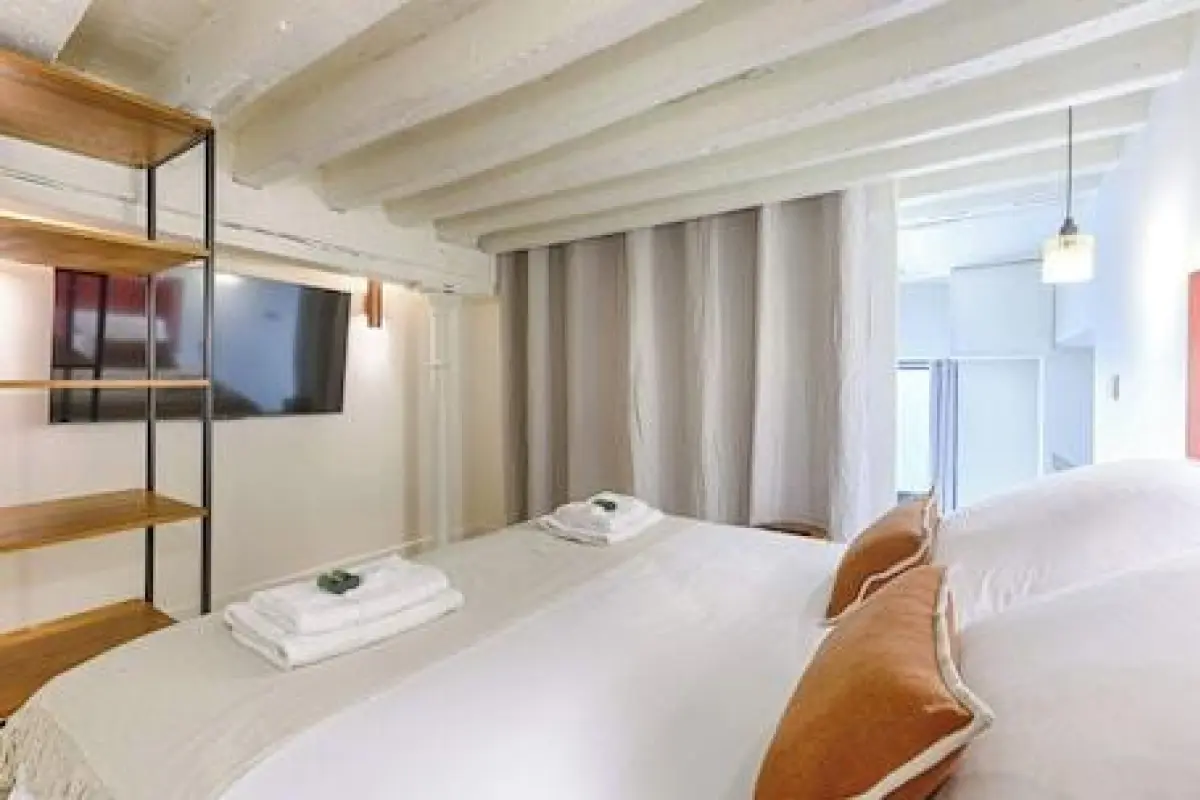 Charming AC Duplex - Bastille Le Marais – Affordable hotel in Paris