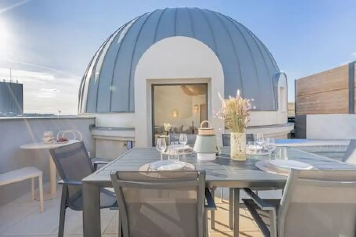 Yuna Porte Maillot - ApartHotel – Affordable hotel in Paris