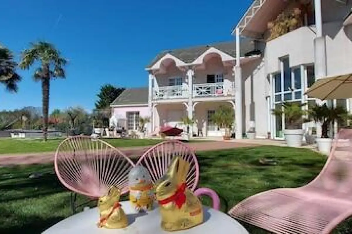Casabina – Affordable hotel in Chelles