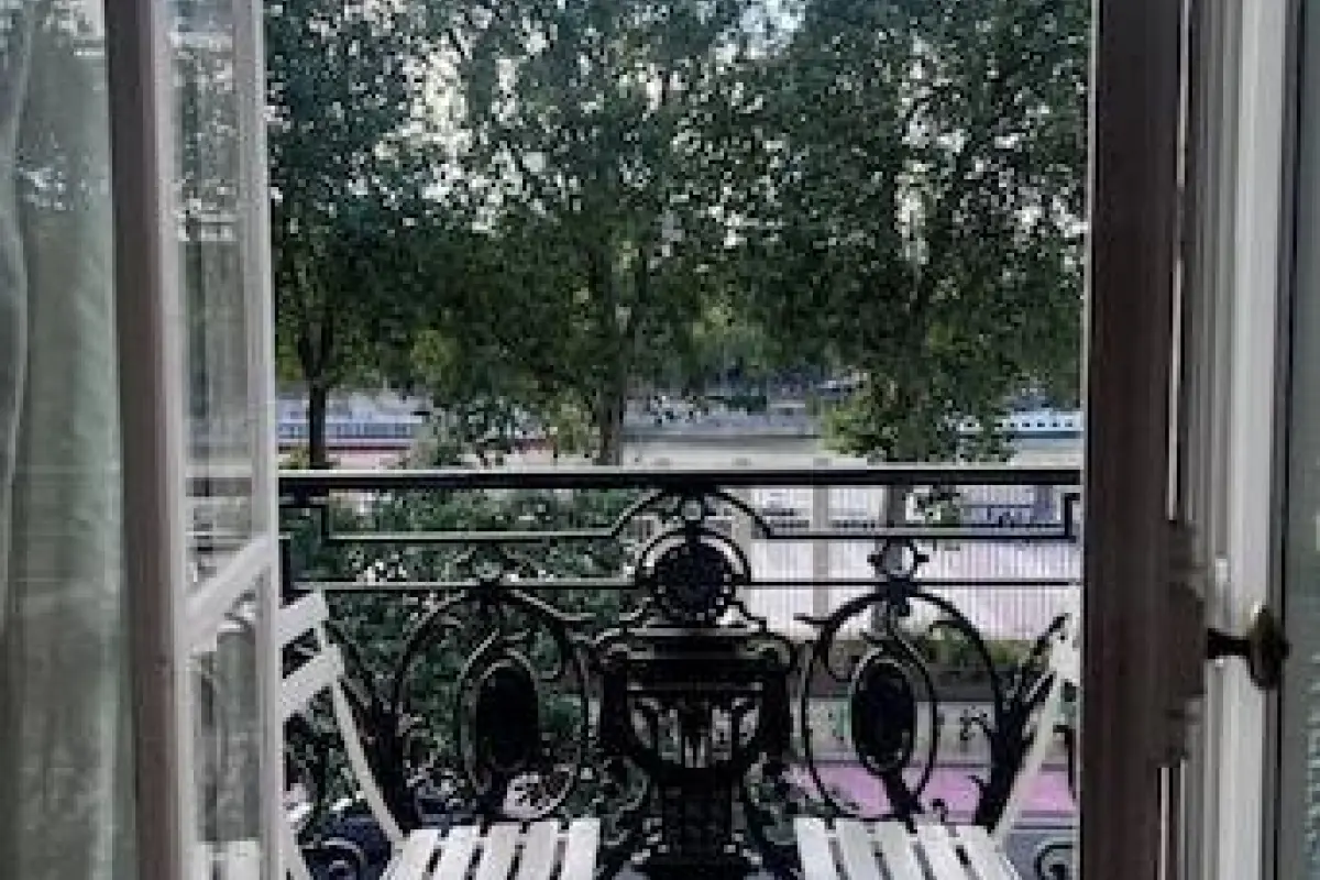 Eiffel Dream (30 mètres de la Tour Eiffel) – Affordable hotel in Paris