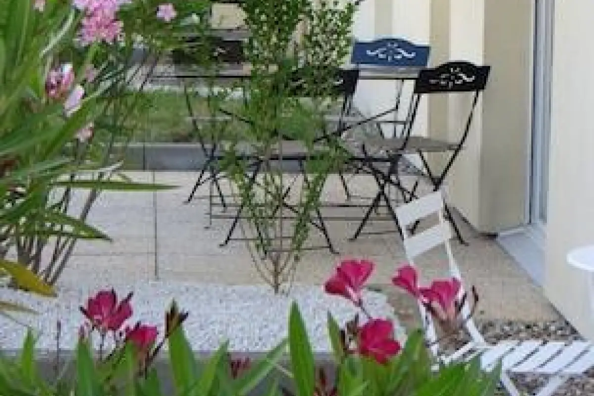 Résidence Carouge – Affordable hotel in Bretigny-sur-Orge