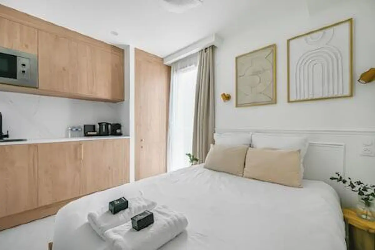 JIJI Suites – Affordable hotel in Combs-la-Ville