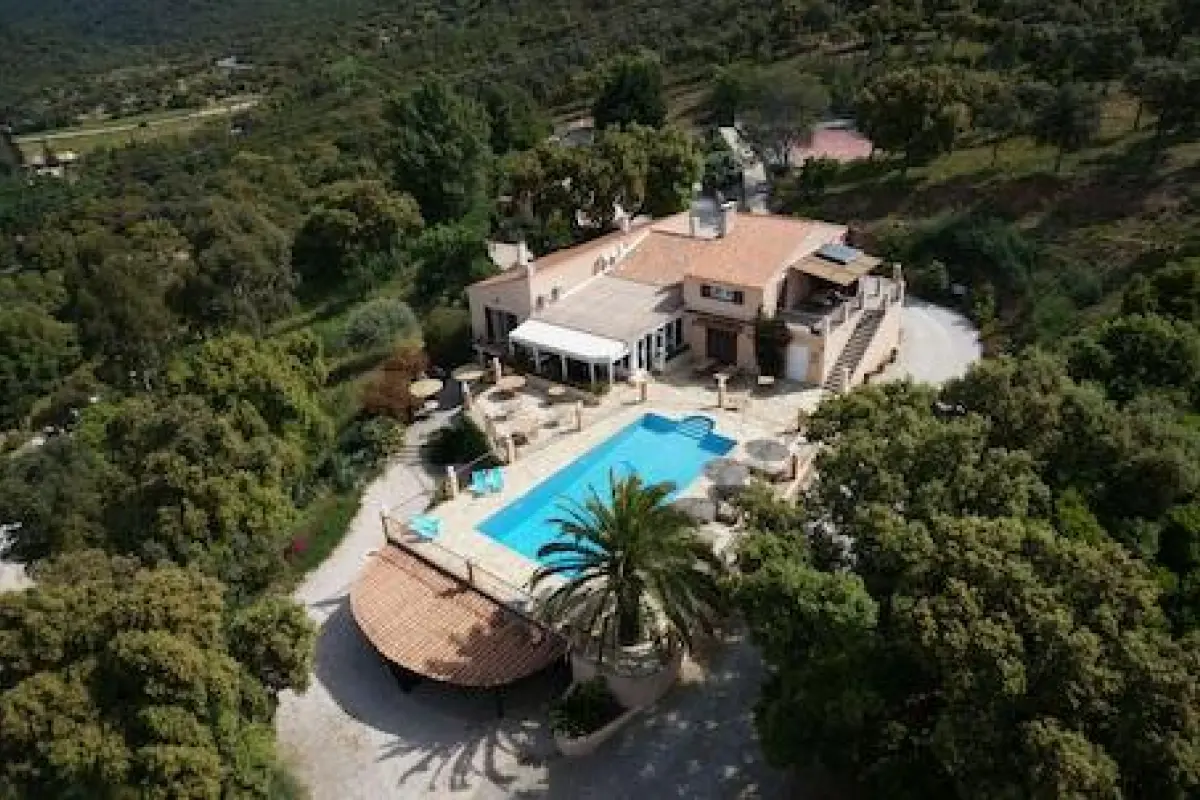 Villa Nais – Affordable Bed and Breakfast in Bormes-Les-Mimosas