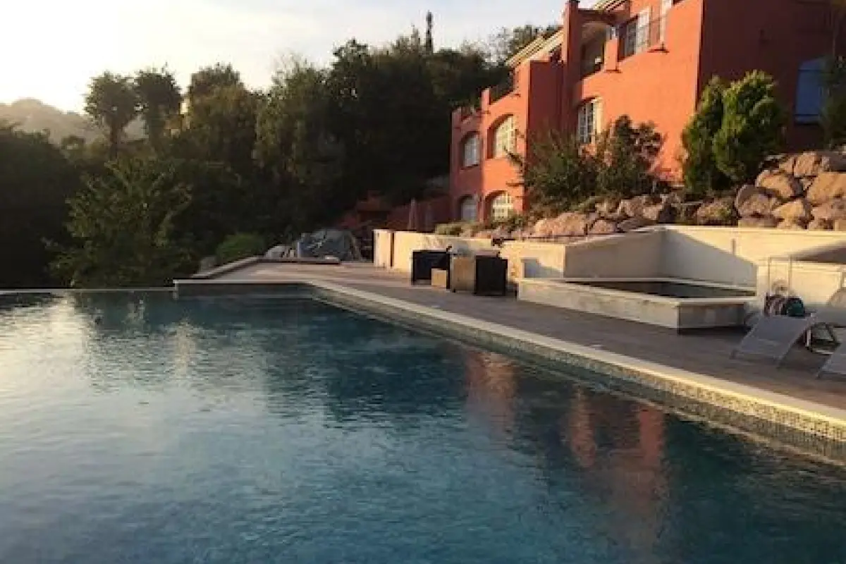 Le Mas de la Verrerie – Affordable Bed and Breakfast in Les Adrets-de-l'Esterel