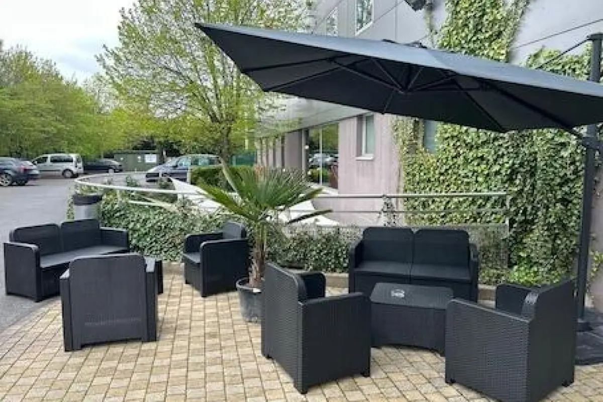 Standing Hôtel Suites by Actisource – Affordable hotel in Roissy-en-France