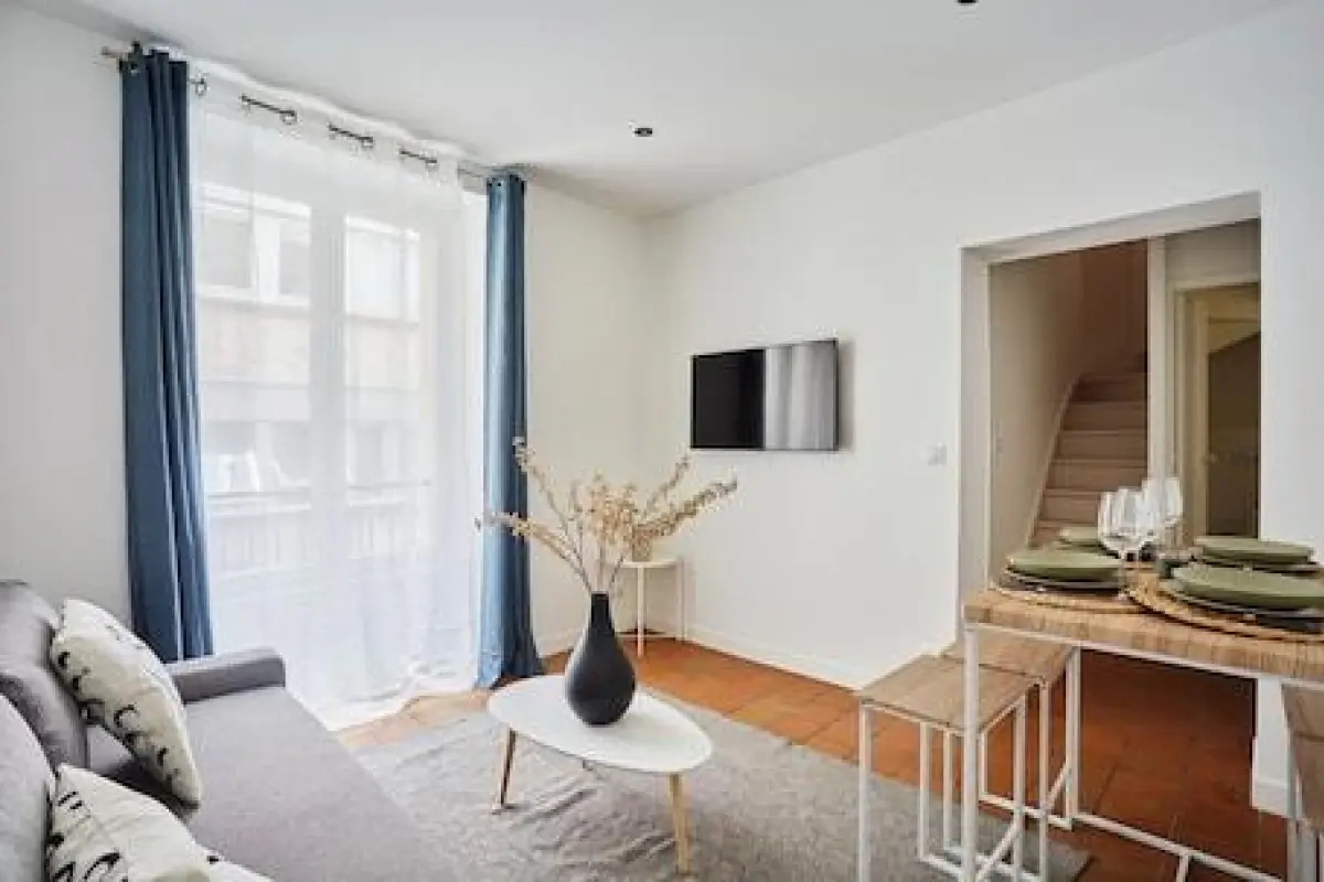 Charming Duplex - Louvre Museum – Affordable hotel in Paris