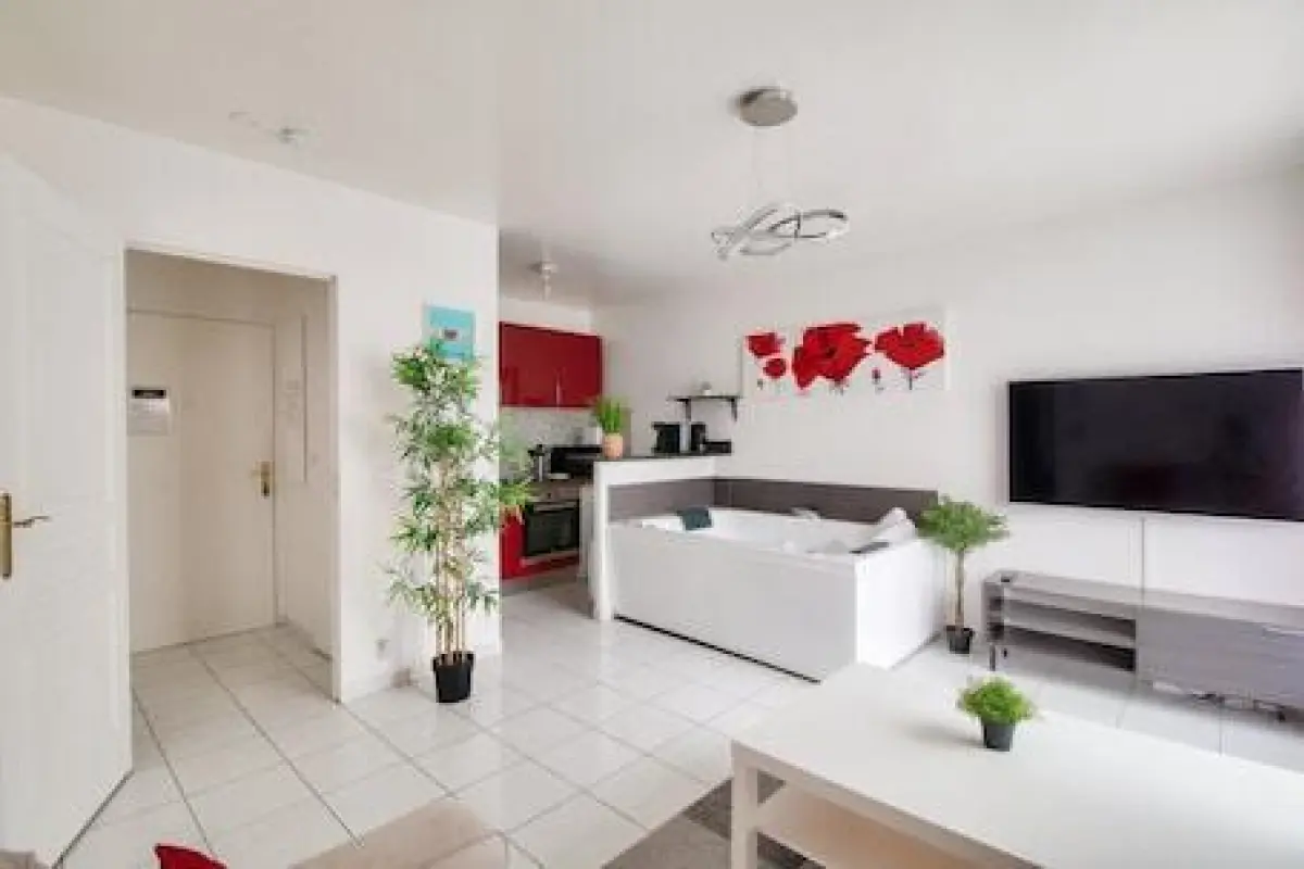 123home- Loft&spa – Affordable hotel in Montevrain