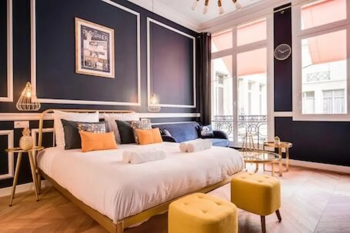 The Blue Elysée – Affordable hotel in Paris