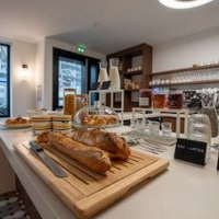 Beau M Paris - Hostel – Affordable hotel in Paris