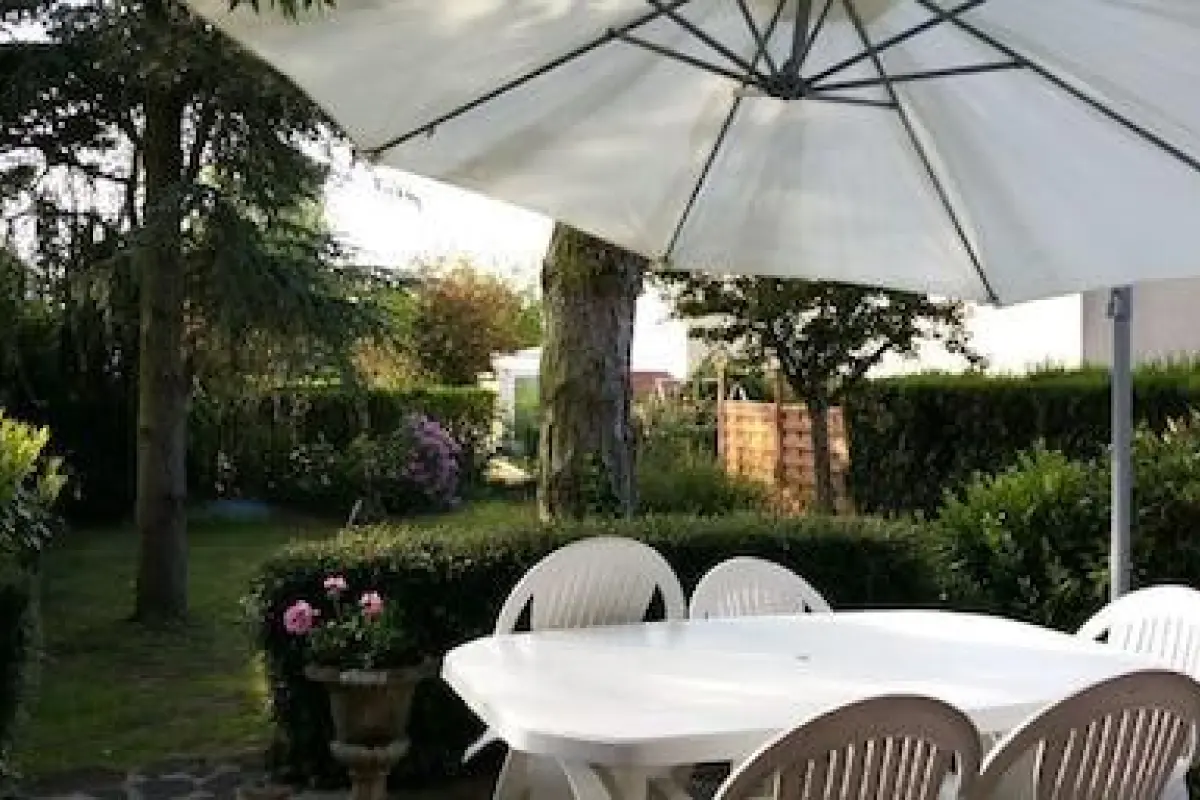 CHAMBRE D'HÔTE CONFORTABLE – Affordable Bed and Breakfast in Voisins-le-Bretonneux