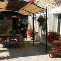 Le Petit Nailly – Affordable Bed and Breakfast in Magny-les-Hameaux