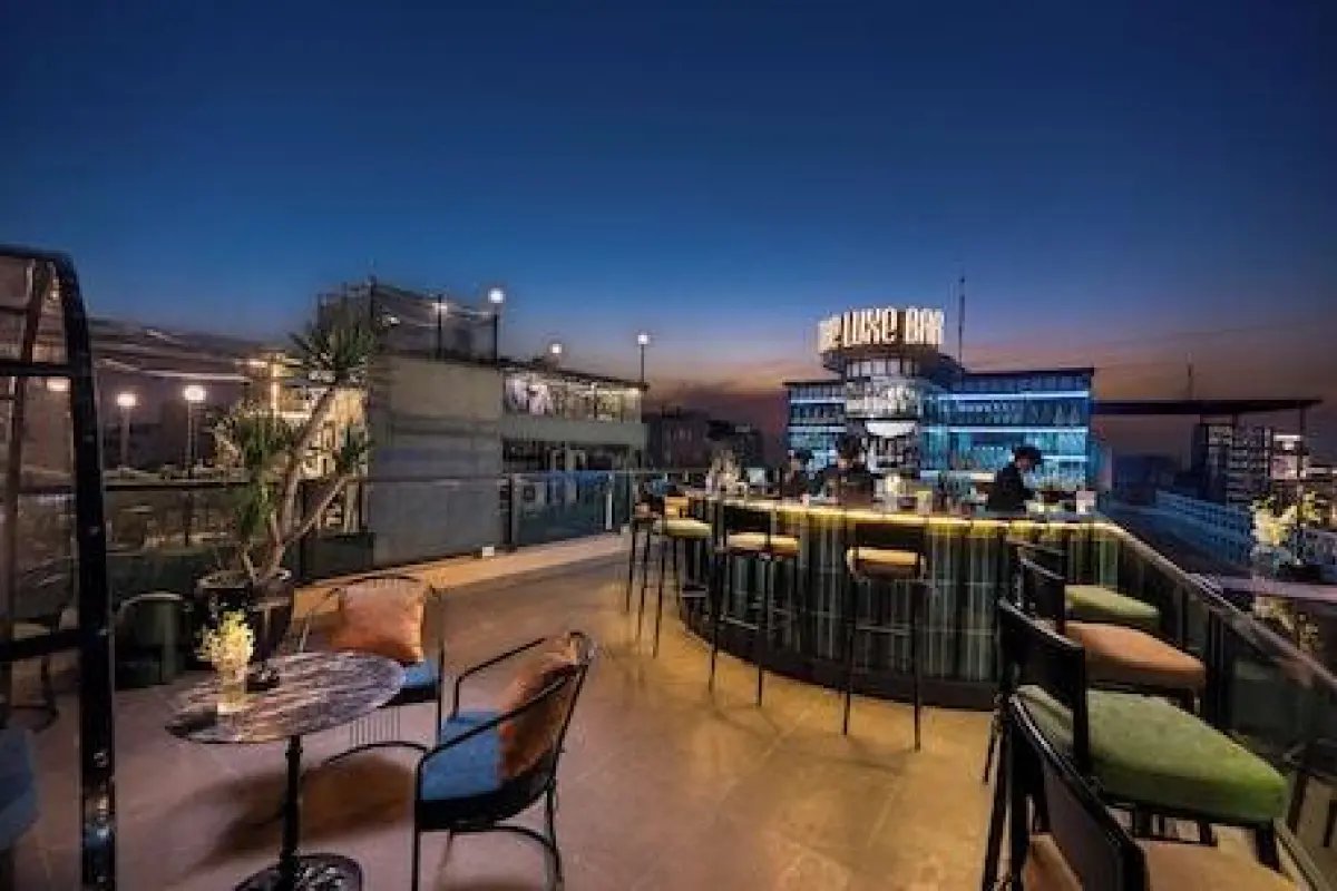 Le Premier Hotel & Rooftop Bar – Affordable hotel in Hanoi