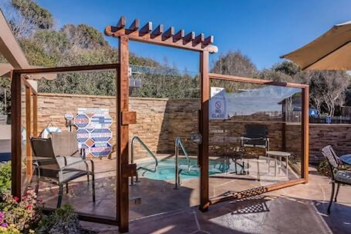 Moonstone Landing – Affordable hotel in Cambria