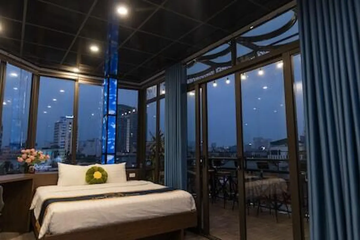 Lighthouse & Rooftop – Affordable hotel in Hanoi