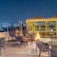 Alaya Stays Miyabi Executive Suite, Elegant 1-BHK Suite With Common Pool, Gym & Restaurant – Affordable hotel in Gurugram