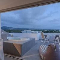 The Saint Vlassis – Affordable hotel in Naxos