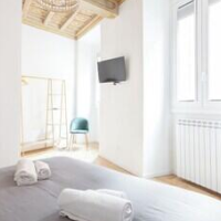 City Center- Modern and Bright apartment – Affordable hotel in Rome