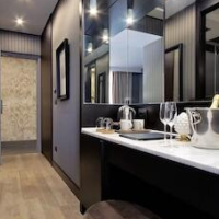 HELMIRAGE PIAZZA DI SPAGNA SUITE – Affordable Bed and Breakfast in Rome