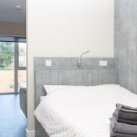 Magna House – Affordable hotel in Egham