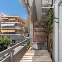 Modern Apartment in Thiseio with Balcony – Affordable hotel in Athens