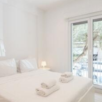Sophisticated Modern Apt in Athens  – Affordable hotel in Athens