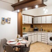 Blue Ark Gate to History – Affordable hotel in Athens