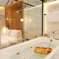 Luxury Suites with JACUZZI by Sea&theCity – Affordable hotel in Thessaloniki
